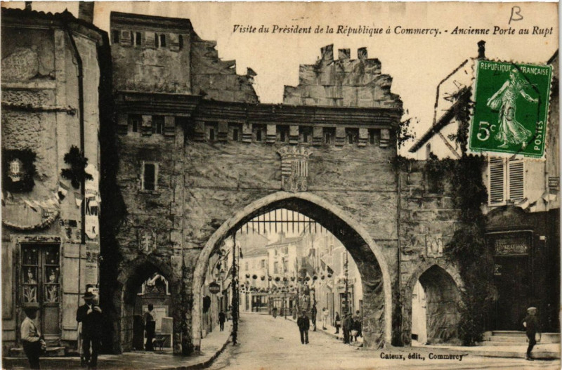 Carte postale ancienne Commercy - Visite du Président de la Republique à Commercy
