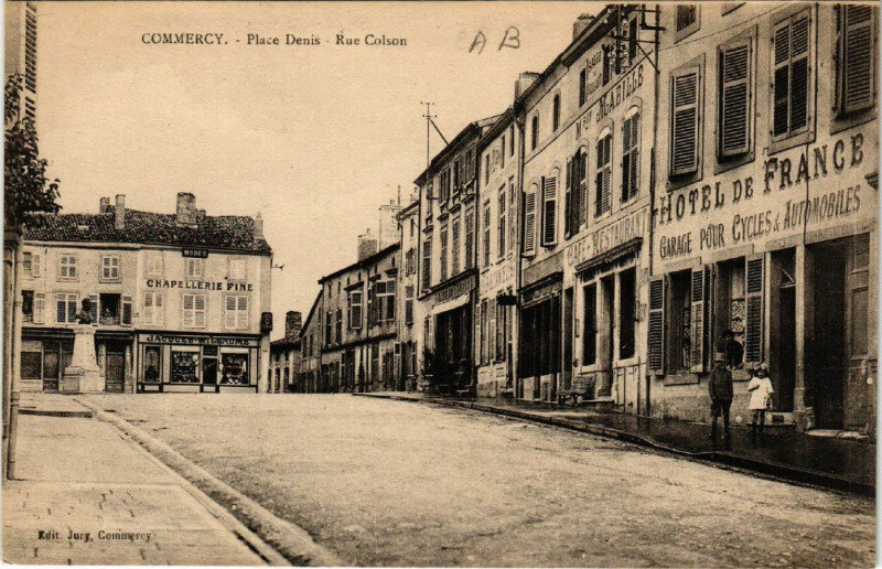 Carte postale ancienne Commercy - Place Denis - Rue Colson à Commercy