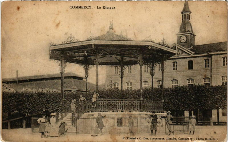 Carte postale ancienne Commercy - Le Kiosque à Commercy