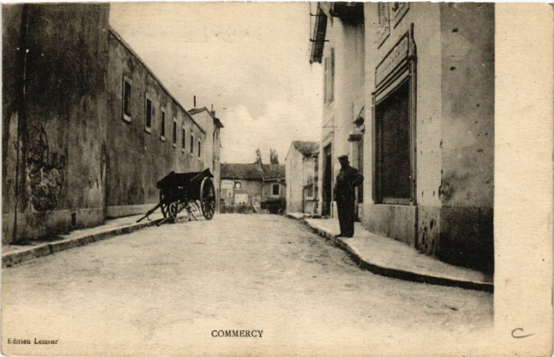 Carte postale ancienne Commercy - Rue - Scene à Commercy