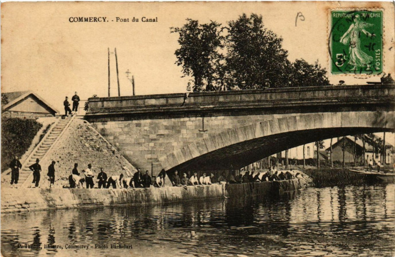 Carte postale ancienne Commercy - Pont du Canal à Commercy