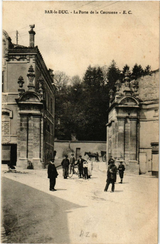 Carte postale ancienne Bar-le-Duc - La Porte de la Couronne à Bar-le-Duc