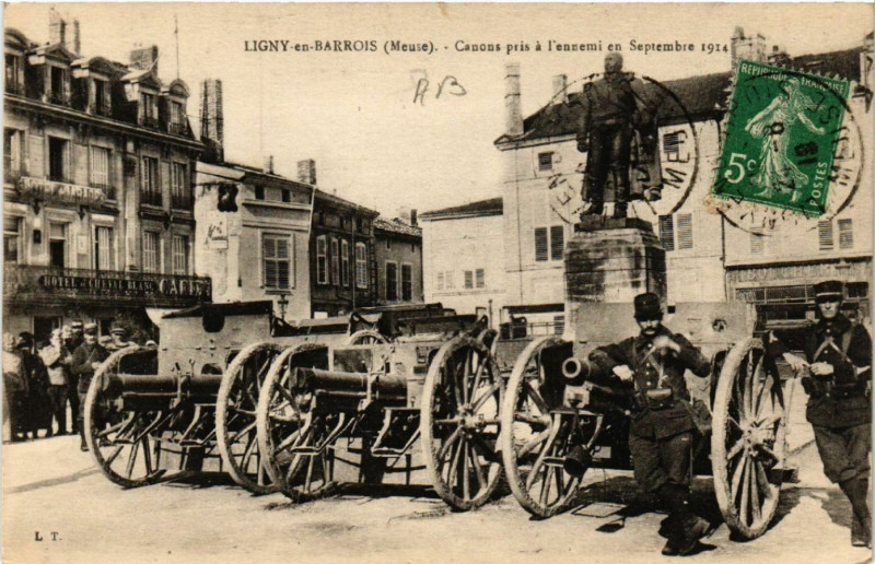 Carte postale ancienne Ligny-en-Barrois - Canons pris a l'ennemi en Septembre 1914 à Ligny-en-Barrois