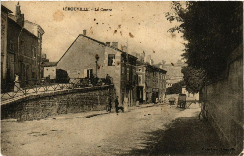 Carte postale ancienne Lerouville - Le Centre à Lérouville