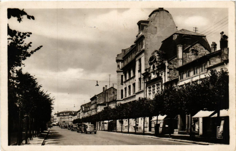 Carte postale ancienne Bar-le-Duc - La Poste - Le Boulevard de la Rochelle à Bar-le-Duc