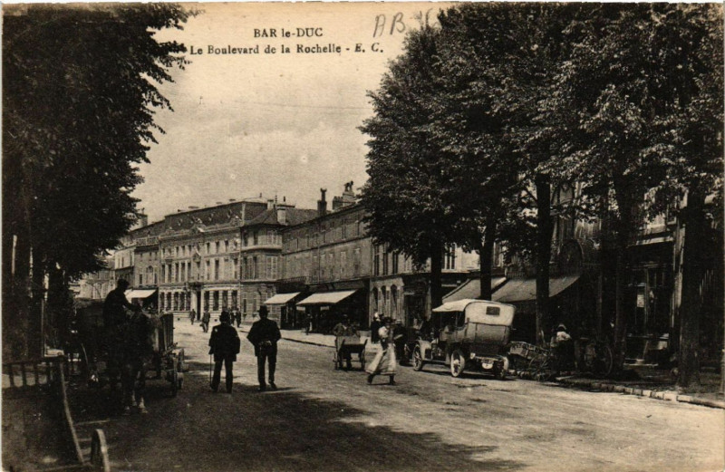 Carte postale ancienne Bar-le-Duc - Le Boulevard de la Rochelle à Bar-le-Duc