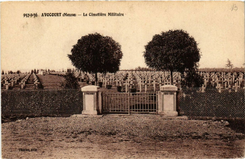 Carte postale ancienne Avocourt - Le Cimetiere Militaire à Avocourt