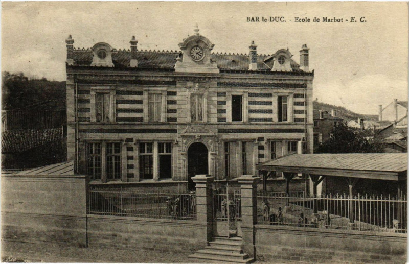 Carte postale ancienne Bar-le-Duc - Ecole de Marbot à Bar-le-Duc