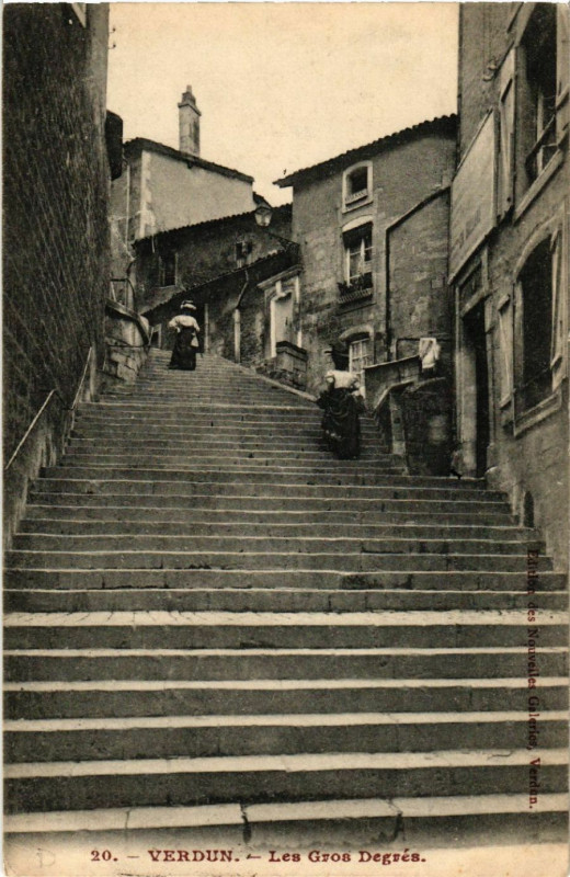 Carte postale ancienne Verdun - Les Gros Degrés à Verdun