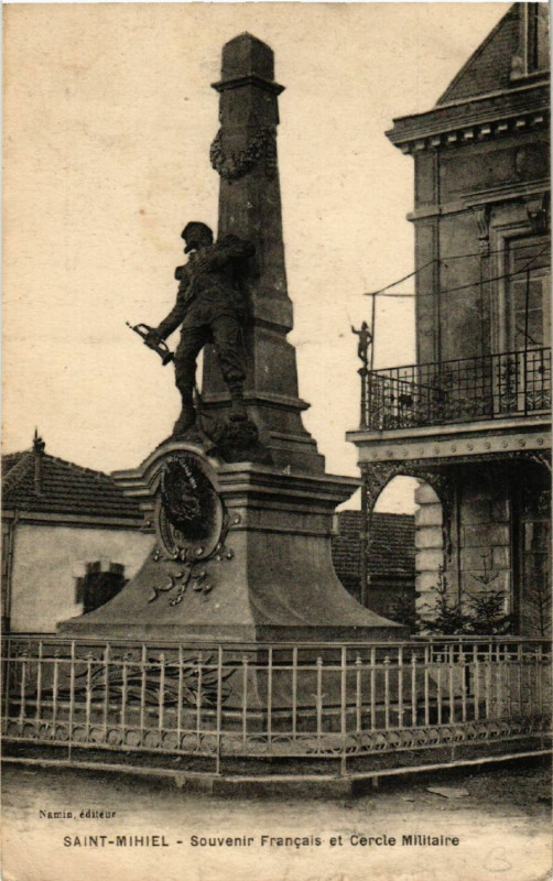 Carte postale ancienne Saint-Mihiel - Souvenir Francais et Cercle Militaire à Saint-Mihiel