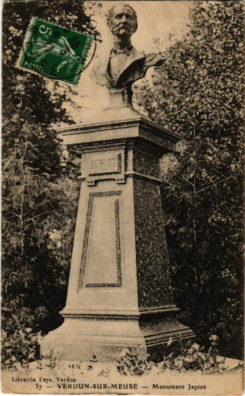 Carte postale ancienne Verdun-sur-Meuse - Monument Japiot à Verdun