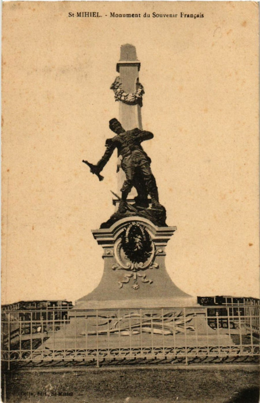 Carte postale ancienne Saint-Mihiel - Monument du Souvenir Francais à Saint-Mihiel