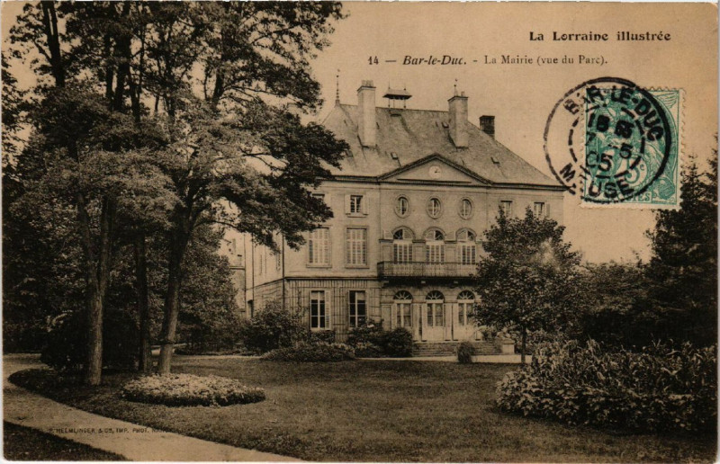 Carte postale ancienne Bar-le-Duc - La Mairie - Vue du Parc à Bar-le-Duc
