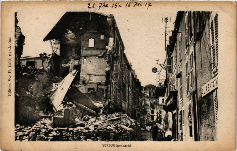 Carte postale ancienne Verdun - Verdum Bombardé à Verdun