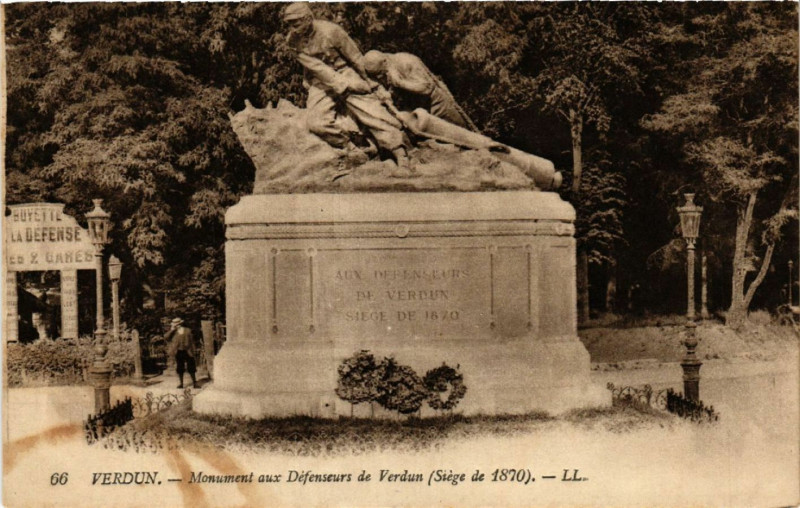 Carte postale ancienne Verdun - Monument aux Défenseurs de Verdun - 1870 à Verdun