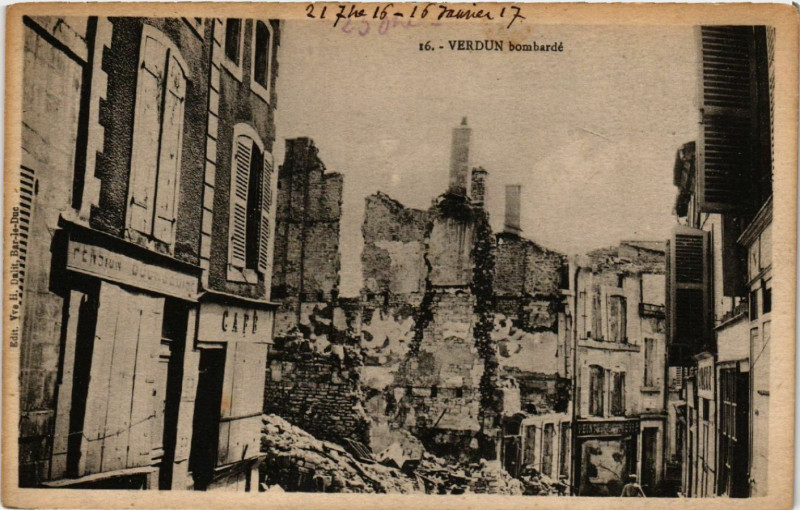 Carte postale ancienne Verdun - Verdum Bombardé à Verdun