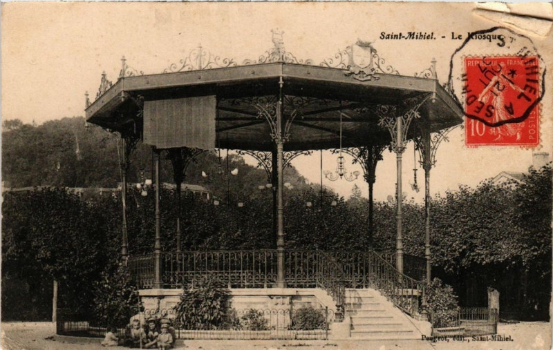 Carte postale ancienne Saint-Mihiel - Le Kiosque à Saint-Mihiel