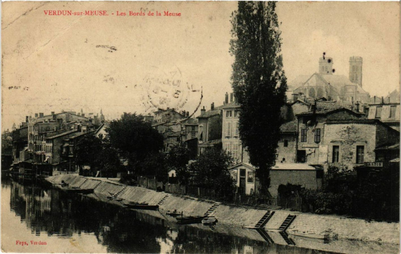Carte postale ancienne Verdun-sur-Meuse - Les Bords de la Meuse à Verdun