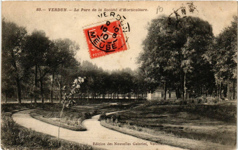 Carte postale ancienne Verdun - Le Parc de la Société d'Horticulture à Verdun