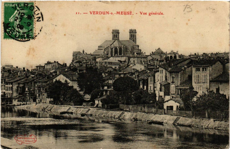 Carte postale ancienne Verdun-sur-Meuse - Vue générale à Verdun