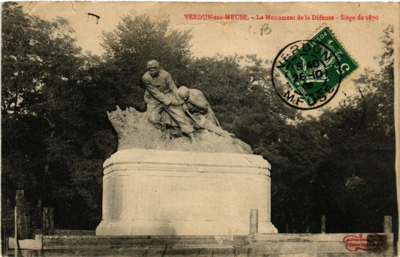 Carte postale ancienne Verdun-sur-Meuse - Le Monument de la Défense - Siege de 1870 à Verdun