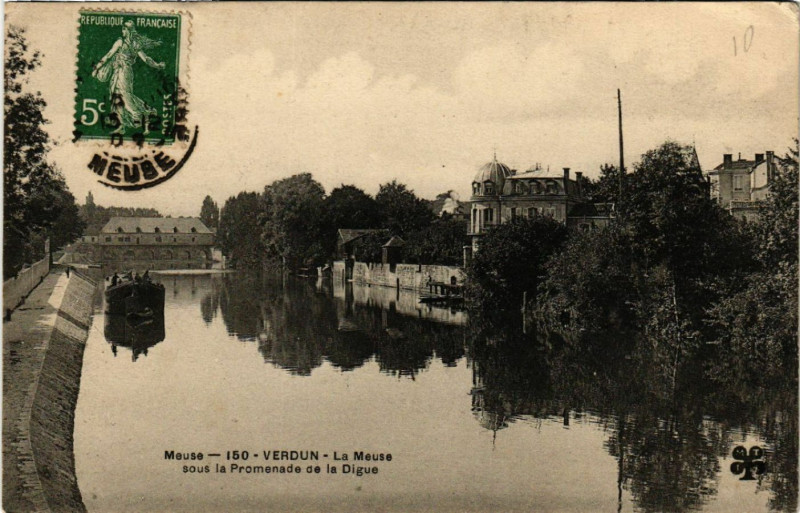 Carte postale ancienne Verdun - La Meuse sous la Promenade de la Digue à Verdun
