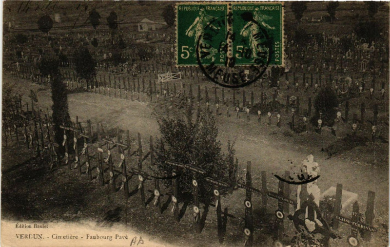 Carte postale ancienne Verdun - Cimetiere - Faobourg Pavé à Verdun