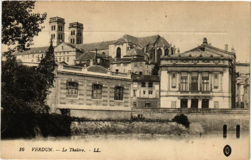 Carte postale ancienne Verdun - La Théatre à Verdun