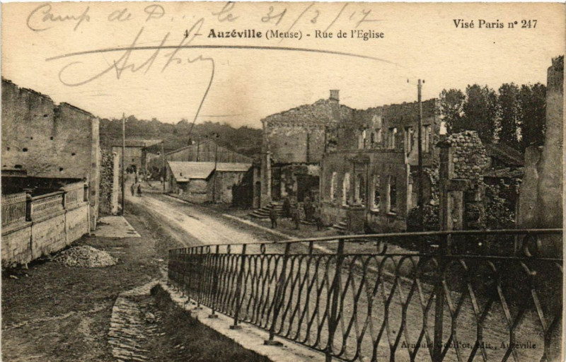 Carte postale ancienne Auzeville - Auzéville - Rue de Eglise