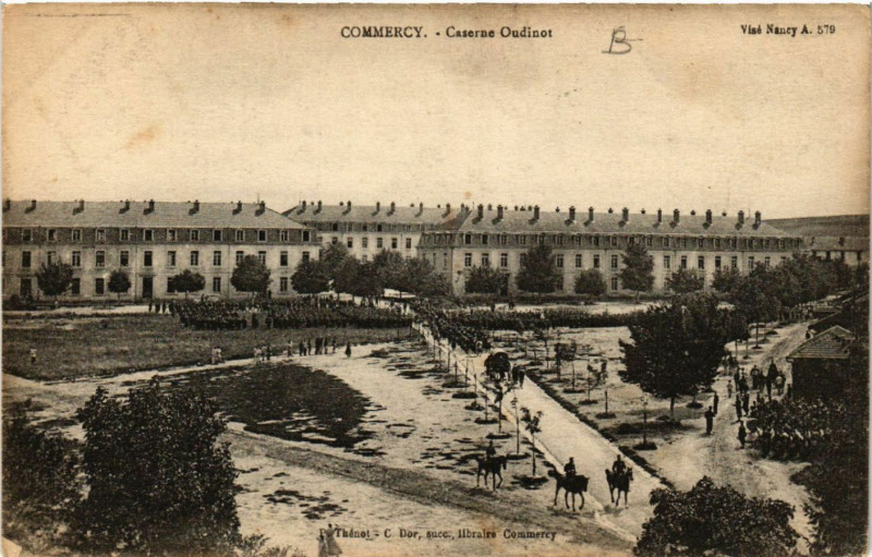 Carte postale ancienne Commercy - Caserne Oudinot à Commercy