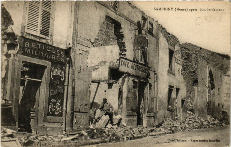 Carte postale ancienne Sampigny - Sampigny apres bombardement à Sampigny