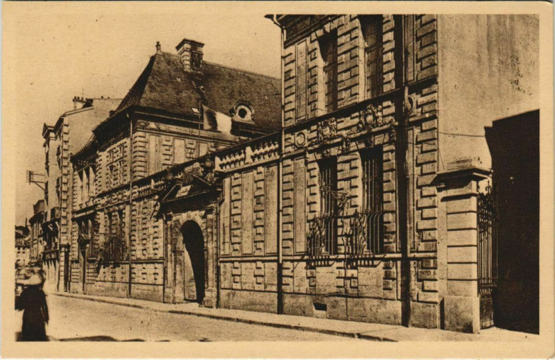 Carte postale ancienne Verdun L'Hotel de Ville à Verdun