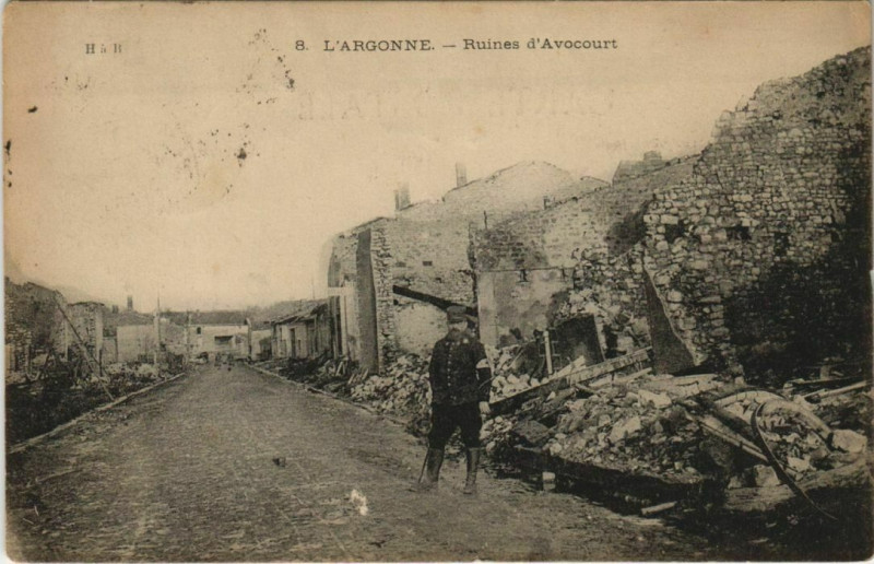 Carte postale ancienne L'Argonne Ruines d'Avocourt à Avocourt