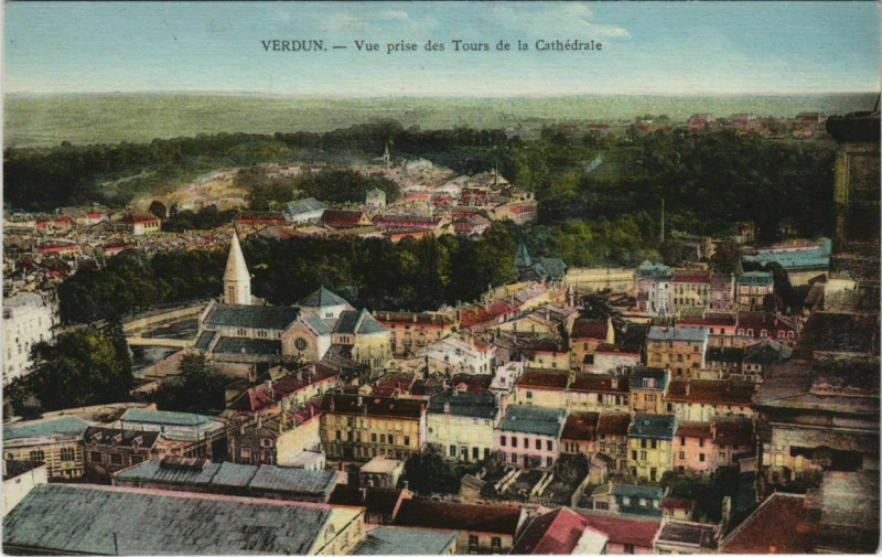 Carte postale ancienne Verdun Vue prise des Tours de la Cathedrale à Verdun