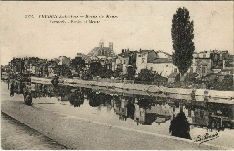 Carte postale ancienne Verdun Autretois Bords de Meuse Formerly Banks of Meuse à Verdun