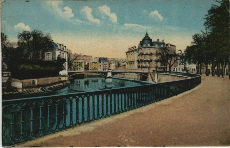 Carte postale ancienne Verdun Promenade de la Digue à Verdun