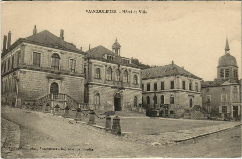 Carte postale ancienne Vaucouleurs Hotel de Ville à Vaucouleurs
