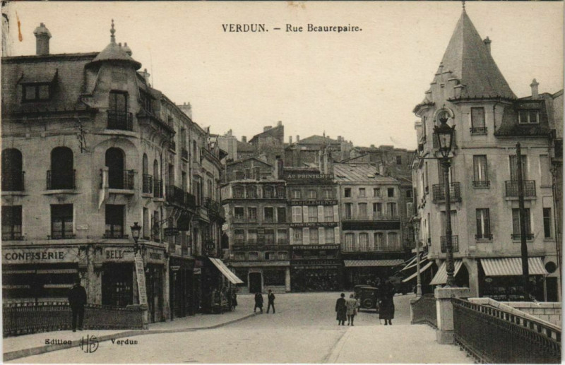 Carte postale ancienne Verdun Rue Beurepaire à Verdun