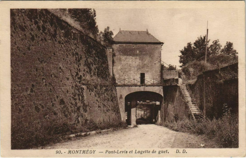 Carte postale ancienne Montmedy Pont Levis et Logette de guet à Montmédy
