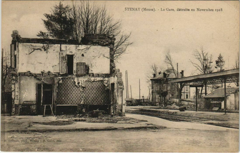 Carte postale ancienne Stenay La Gare detruite en November 1918 à Stenay
