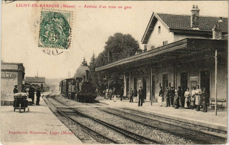 Carte postale ancienne Locomotiv a vapeur - Ligny-En-Barrois - Arrivée en gare à Ligny-en-Barrois