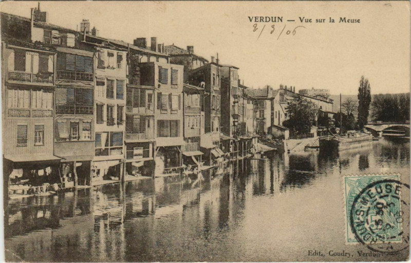 Carte postale ancienne Verdun Vue sur la Meuse à Verdun