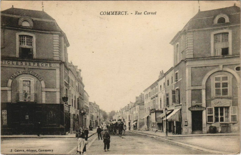 Carte postale ancienne Commercy Rue Carnot à Commercy