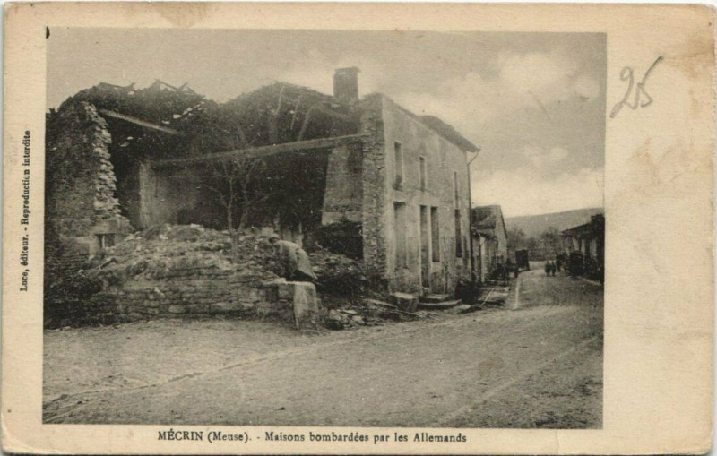Carte postale ancienne Mecrin Maisons bombardees par les Allemands à Mécrin