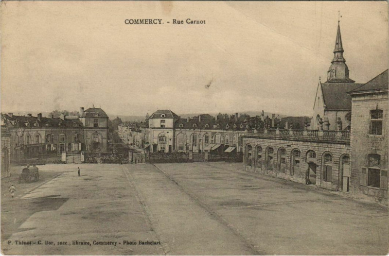 Carte postale ancienne Commercy Rue Carnot à Commercy