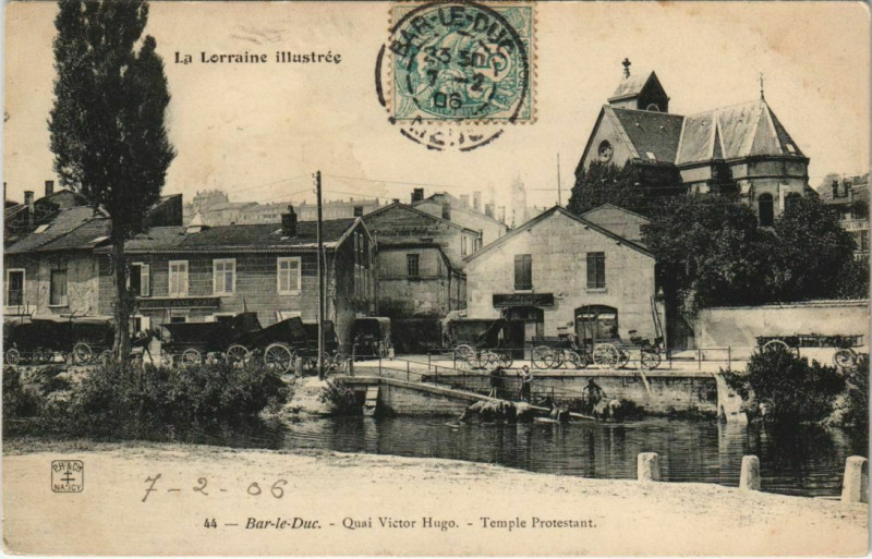 Carte postale ancienne Bar-le-Duc - Quai Victor Hugo - Temple Protestant à Bar-le-Duc