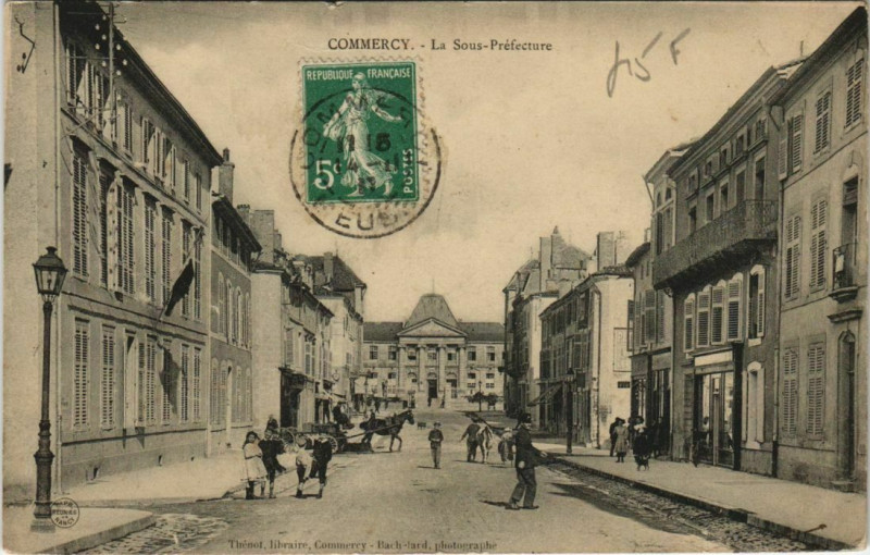Carte postale ancienne Commercy - La sous prefecture à Commercy