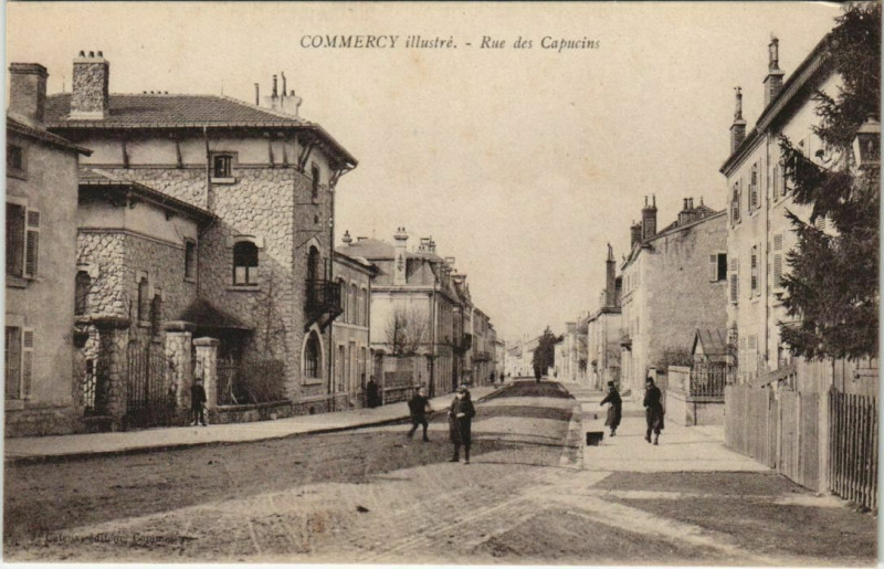 Carte postale ancienne Commercy - Rue des capucins à Commercy