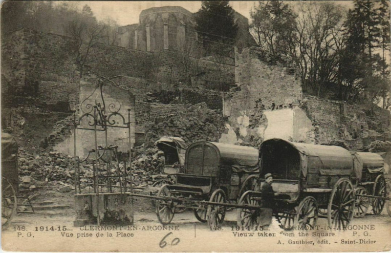 Carte postale ancienne Clermont-en-Argonne - Vue prise de la place à Clermont-en-Argonne