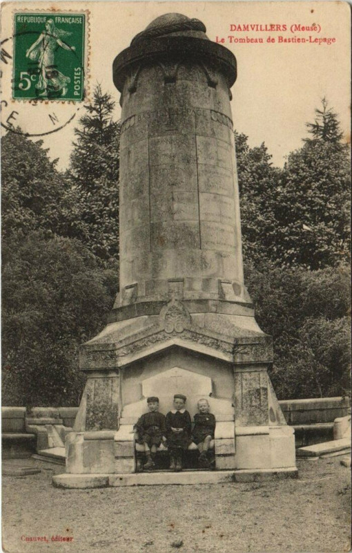 Carte postale ancienne Damvillers - Le tombeau à Damvillers